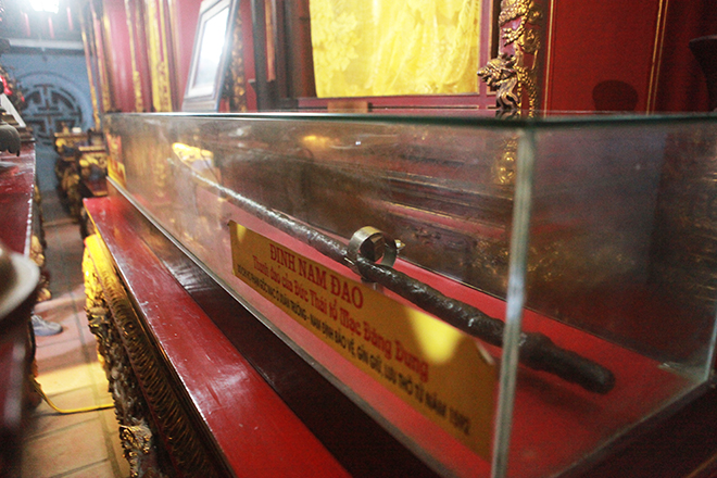 Bảo đao "danh bất hư truyền" nặng 25kg của vua Mạc Thái Tổ được bảo vệ ngày đêm - 10