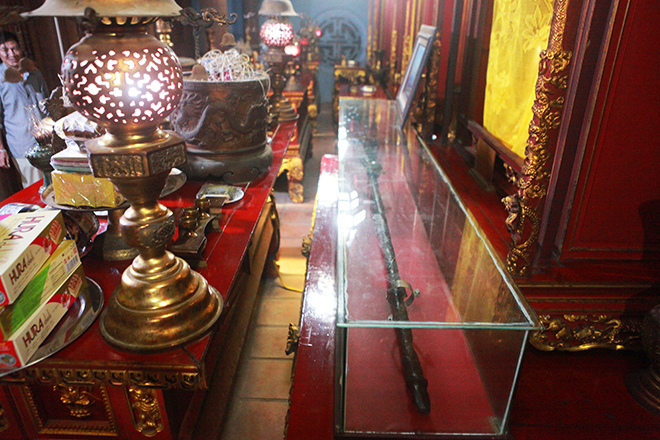 Bảo đao "danh bất hư truyền" nặng 25kg của vua Mạc Thái Tổ được bảo vệ ngày đêm - 4