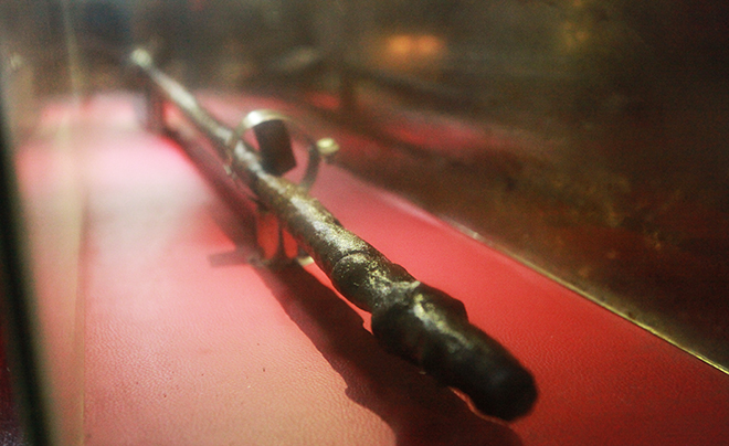 Bảo đao "danh bất hư truyền" nặng 25kg của vua Mạc Thái Tổ được bảo vệ ngày đêm - 9