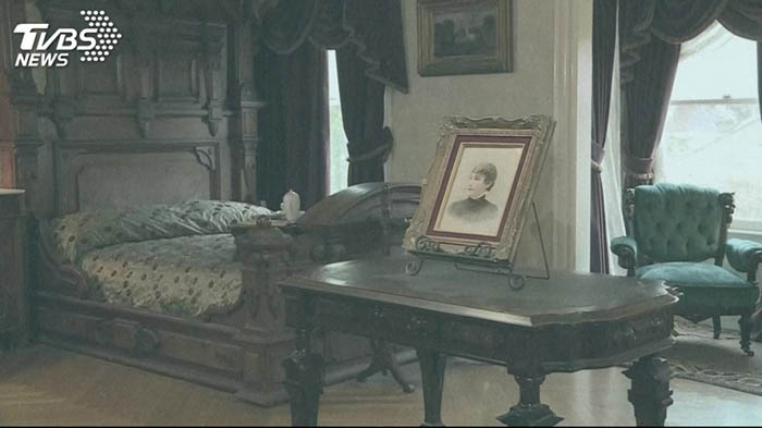 Ngôi nhà ma ám kỳ lạ có thiết kế kỳ lạ nhất, 2.000 cánh cửa ra vào, tốn 80 tỷ đô để sửa chữa - 6