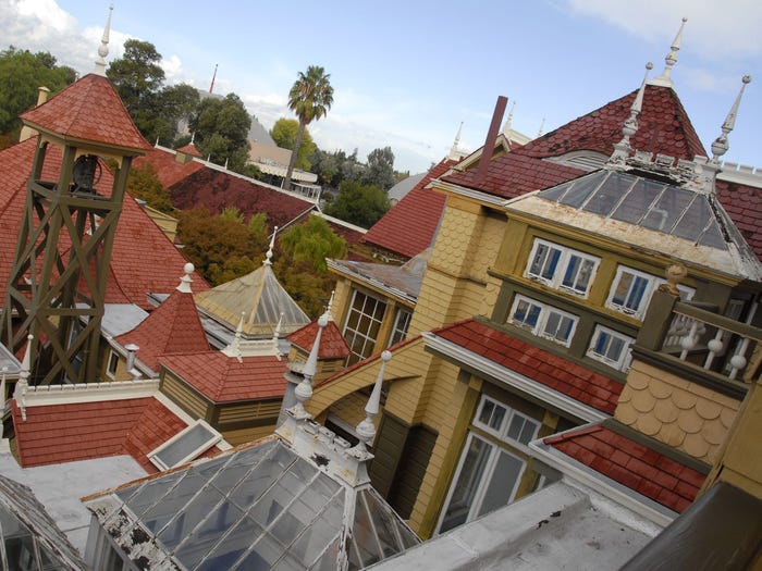 Ngôi nhà ma ám kỳ lạ có thiết kế kỳ lạ nhất, 2.000 cánh cửa ra vào, tốn 80 tỷ đô để sửa chữa - 11