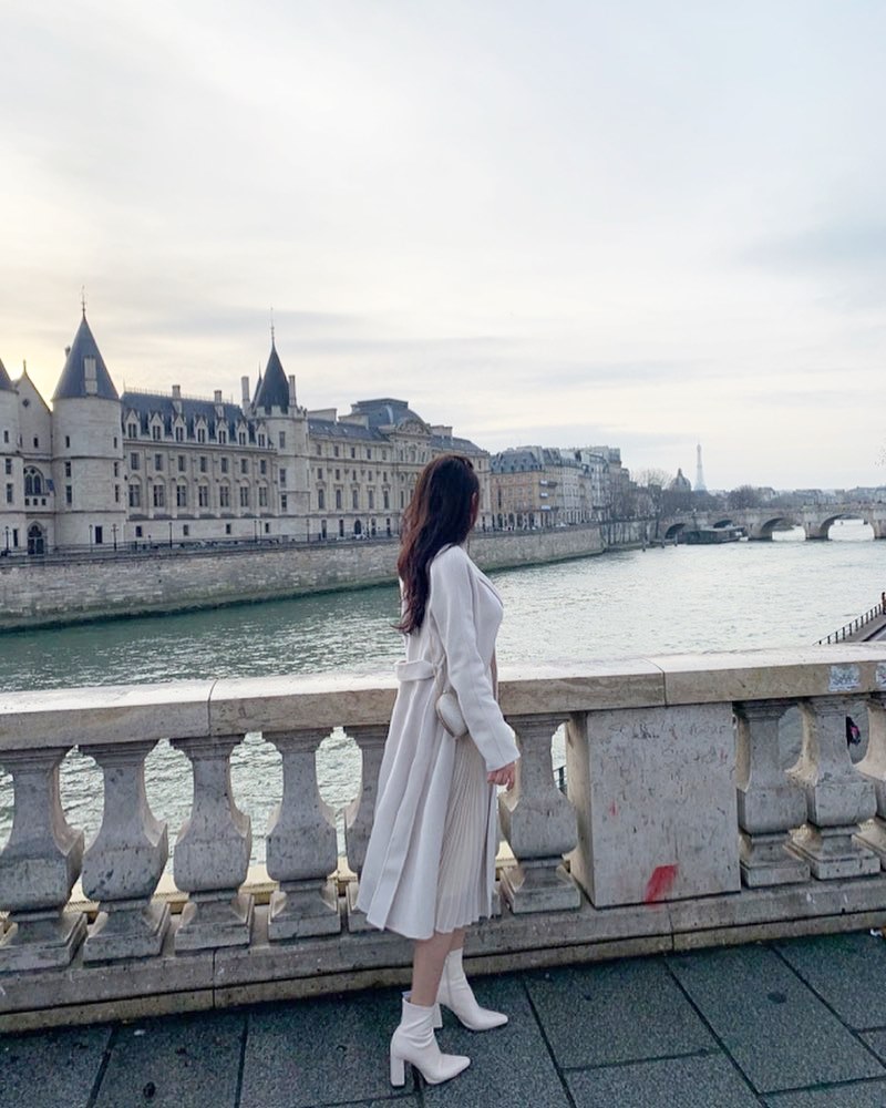 Phát hiện "siêu ba vòng" mới nổi xứ Hàn, mặt xinh dáng đẹp, du học thạc sĩ ở Pháp - 2