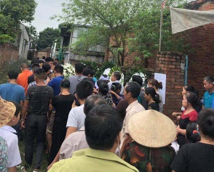 Gia cảnh éo le của nam thanh niên bị sét đánh tử vong khi dùng điện thoại đang sạc pin - 3