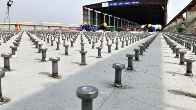 Toàn cảnh tăng tốc sửa chữa mặt cầu Thăng Long - 11