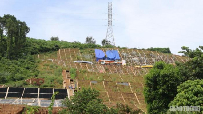 Cận cảnh công trình 11 chữ có giá trị hơn 10 tỷ gây xôn xao ở Hòa Bình - 3