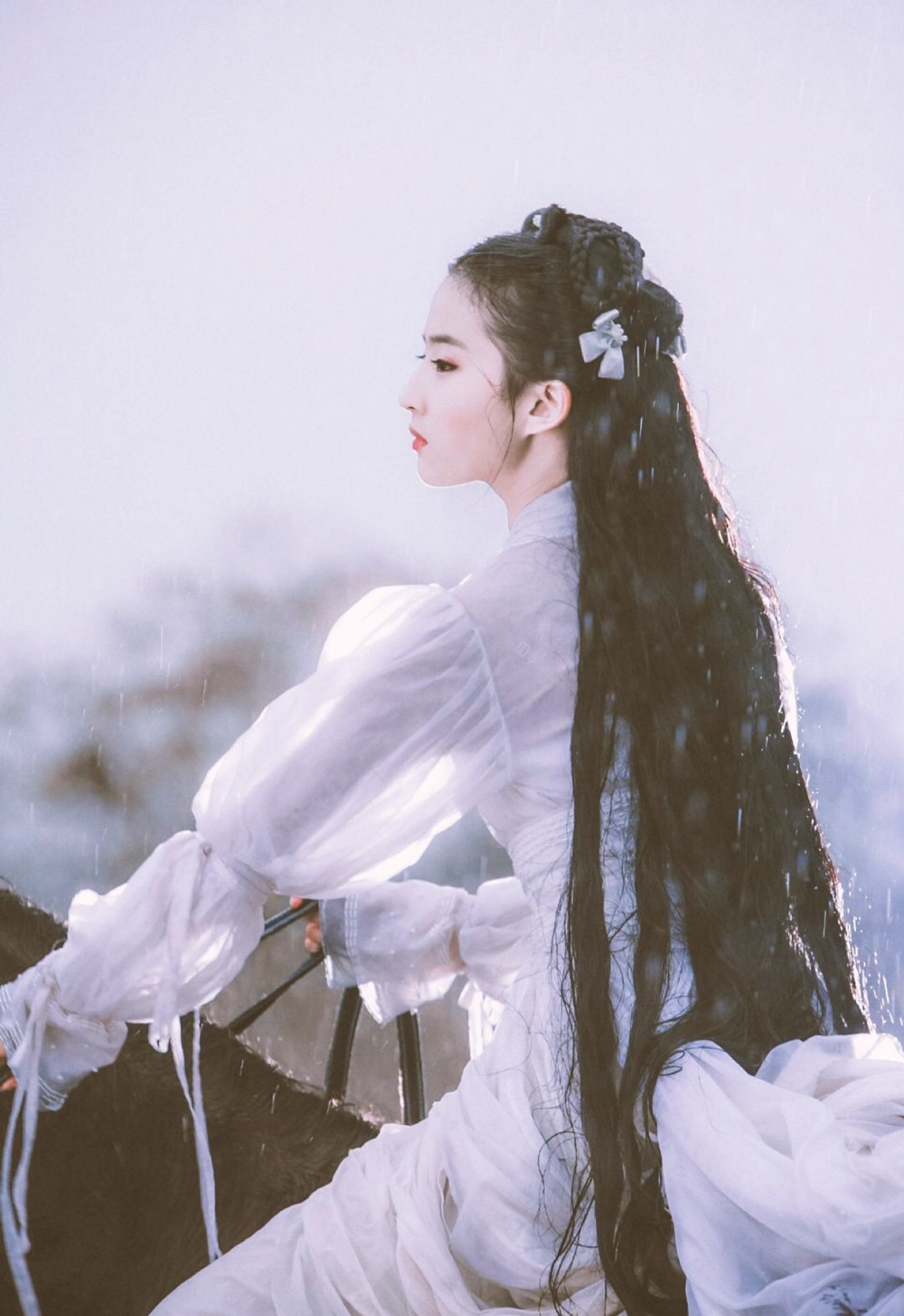 Lưu Diệc Phi vẫn là "đệ nhất nữ thần Kim Ưng" vạn người si mê - 2