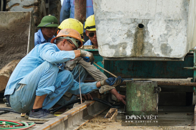 Toàn cảnh cây cầu vượt sông Cầu nối liền Hà Nội - Bắc Giang đang được xây dựng - 6