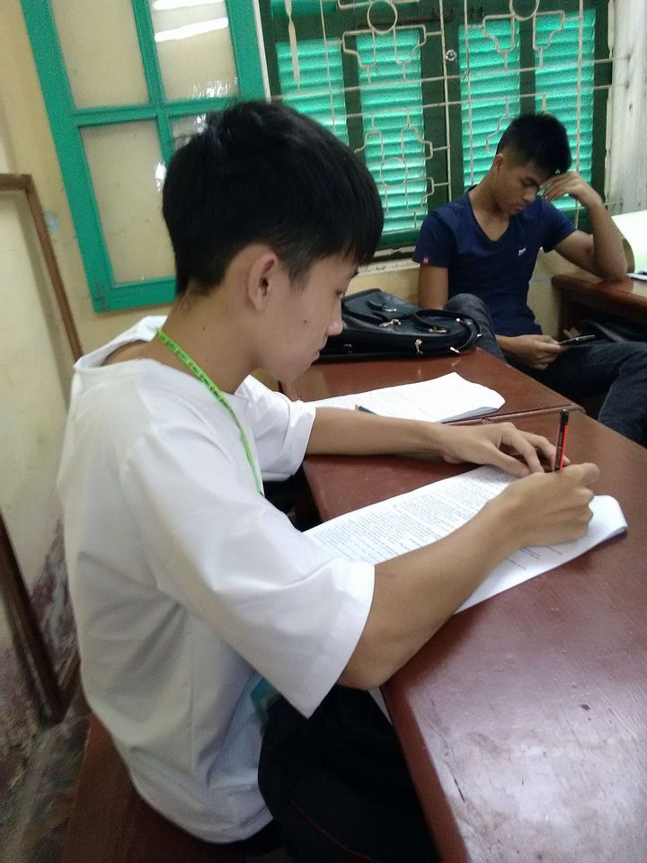 Cậu bé 5 năm bò đến trường bằng tay giờ ra sao? - 5