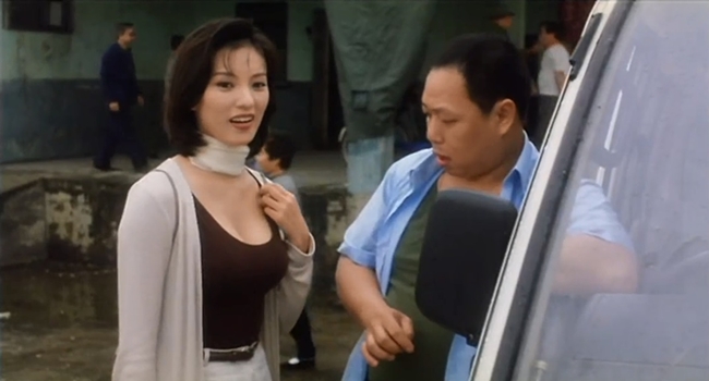 'Huyết luyến' ra mắt năm 1995, được coi là bộ phim 18+ bạo nhất trong lịch sử phim cấp 3 do Hong Kong sản xuất. Nữ diễn viên Lý Hoa Nguyệt tự tin diễn cảnh khỏa thân và những cảnh sex táo bạo đạt đến mức cấp 4, gây chấn động điện ảnh. Phim có tên tiếng Anh là 'Trilogy of Lust' và có 3 phần. Tuy nhiên, Lý Hoa Nguyệt không đóng tiếp phần 3. Mãi sau này, một bộ phim khác có sự tham gia của Bành Đan, Trịnh Hạo Nam, Vi Gia Hùng có tên gọi 'Nghiệt dục truy kích đương án chi tà sát' là phần thứ ba của series 'Huyết luyến', tên tiếng Anh 'Trilogy of Lust 3- Bizarre Rituale'.
