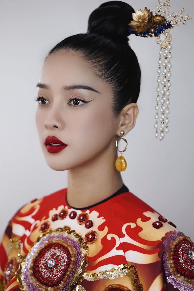 Nhan sắc tranh cãi của "Thuý Kiều" đẹp nhưng đã đủ khiến "hoa ghen", "liễu hờn"? - 3