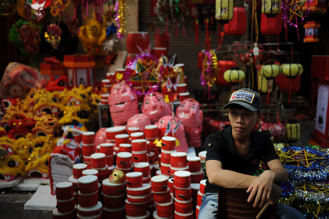 Tàu thuỷ chạy dầu hỏa và những đồ chơi Tết Trung thu gợi nhớ tuổi thơ - 9