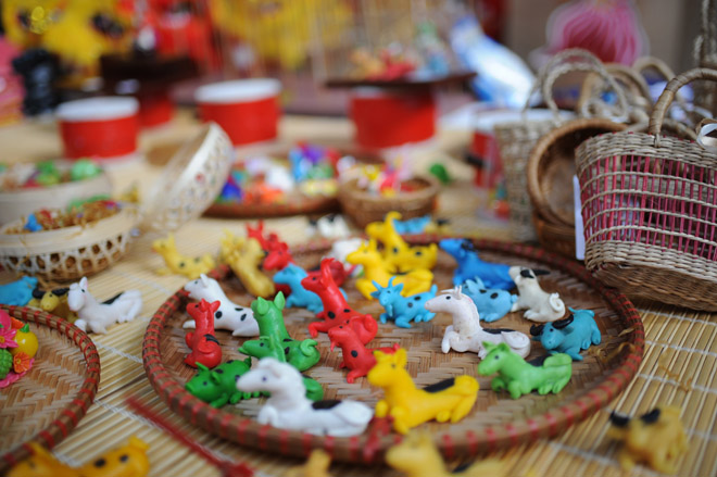 Tàu thuỷ chạy dầu hỏa và những đồ chơi Tết Trung thu gợi nhớ tuổi thơ - 11