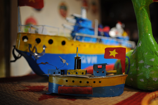Tàu thuỷ chạy dầu hỏa và những đồ chơi Tết Trung thu gợi nhớ tuổi thơ - 13