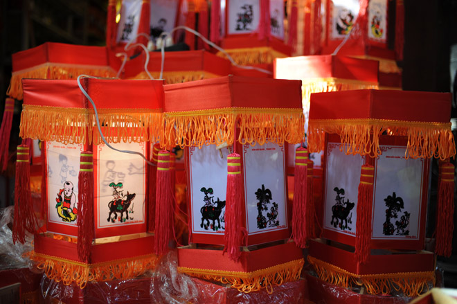 Tàu thuỷ chạy dầu hỏa và những đồ chơi Tết Trung thu gợi nhớ tuổi thơ - 3