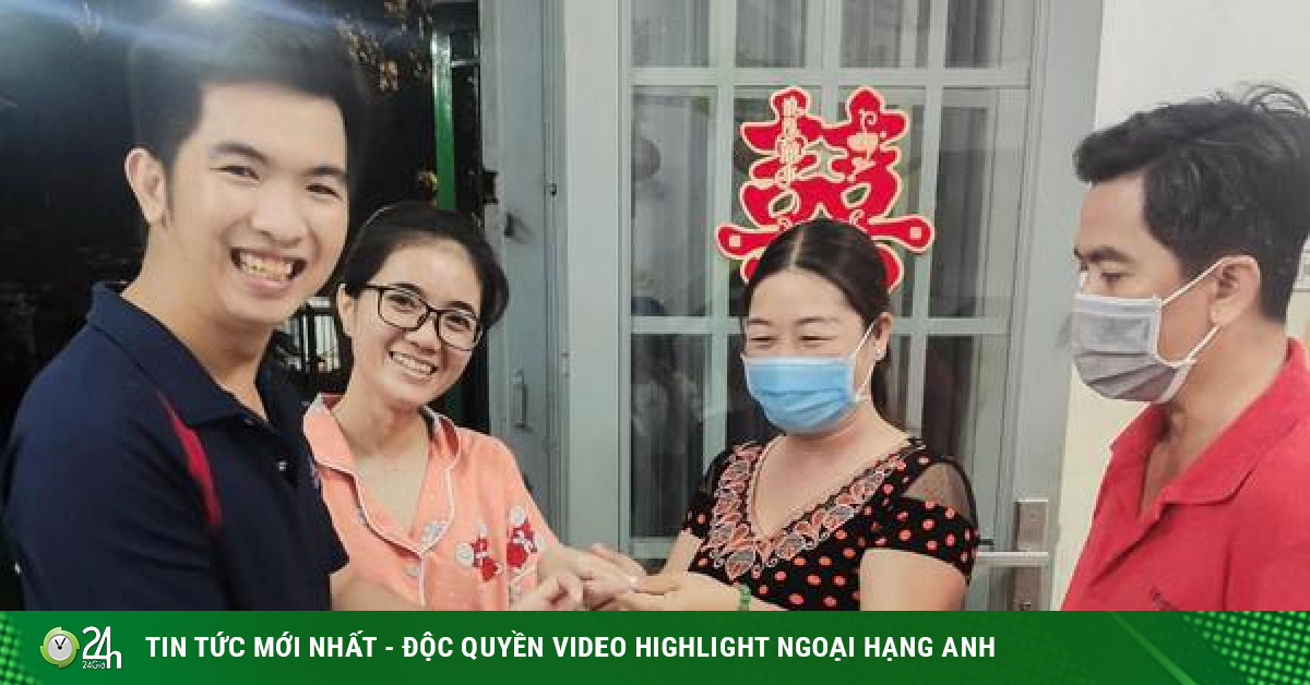 Đám cưới online 3 người mùa COVID-19 của nữ điều dưỡng trẻ