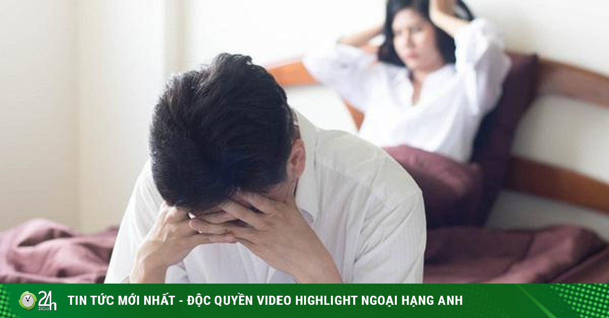 Chồng bỗng dưng thay đổi, vợ tò mò cầm điện thoại mới choáng váng