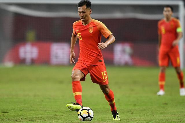 Đội trưởng tuyển Trung Quốc: ‘Không thể coi thường Việt Nam, Oman’ - 1