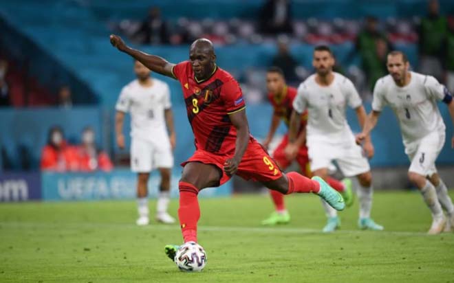 Lukaku gây sốc EURO: Đệm bóng cách gôn 3m vẫn hỏng ăn, ĐT Bỉ ôm hận - 1