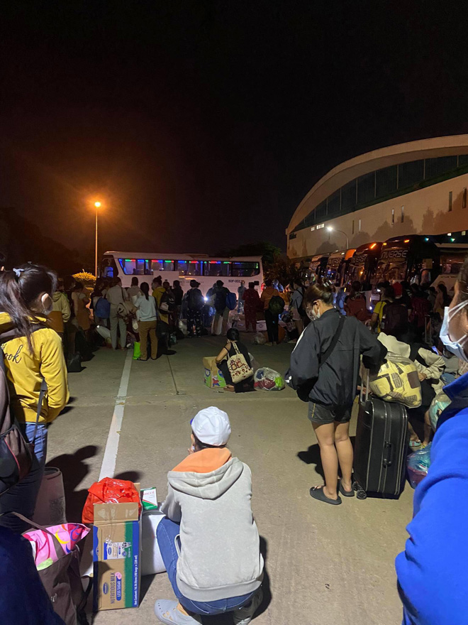 TP.HCM: Phát hiện 119 ca dương tính với SARS-CoV-2, hàng trăm F1 đi cách ly trong đêm - 2