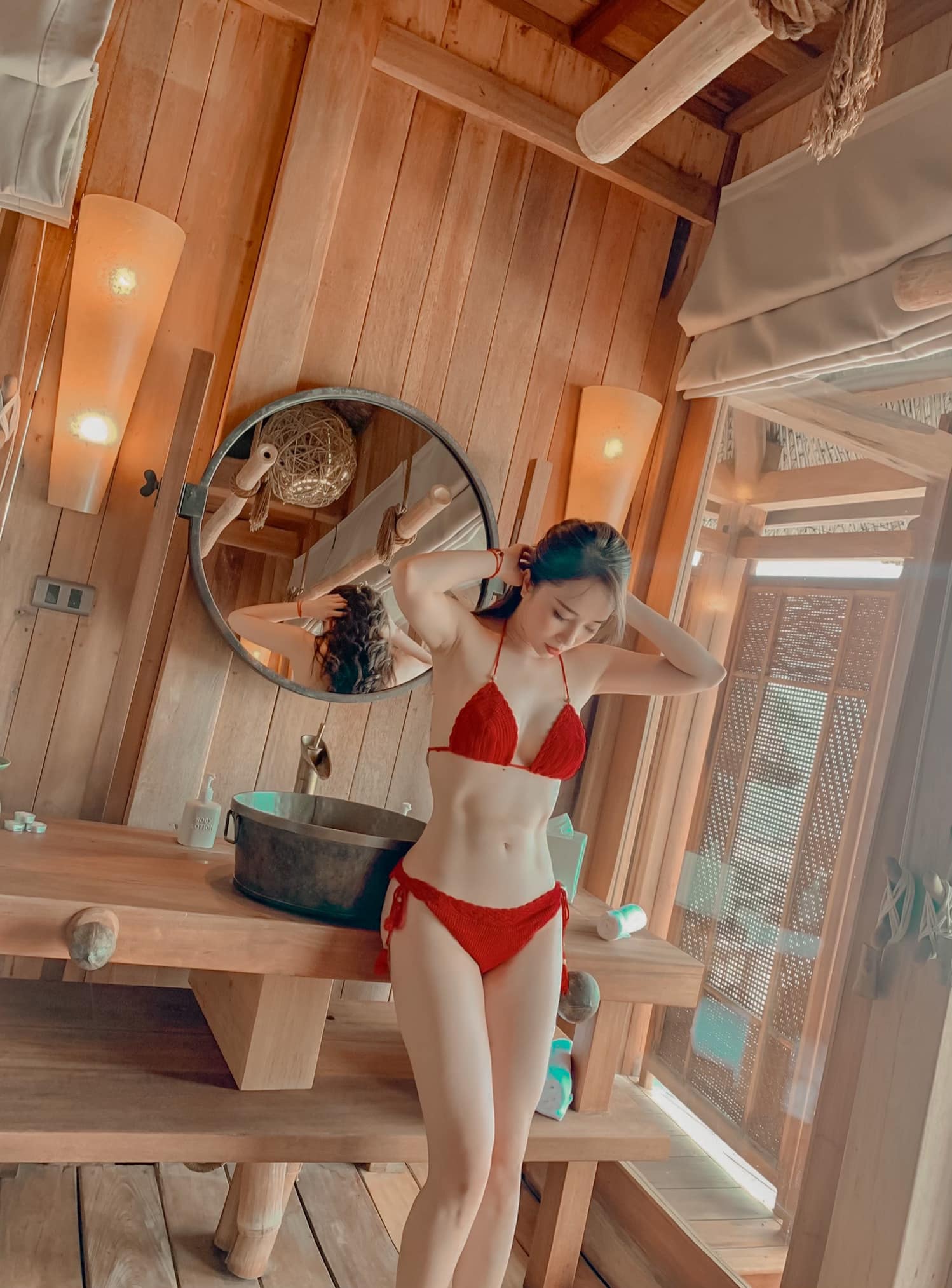 “Tú bà” Quỳnh Nga mê váy áo khoe khéo “toà thiên nhiên” đẹp hoàn mỹ - 8