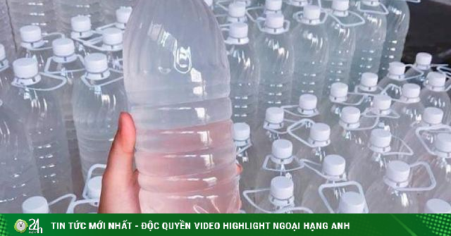 Nước dừa siêu rẻ bán khắp chợ mạng với giá chỉ 20.000 đồng/lít, nguồn gốc ở đâu? - Vimarsana News