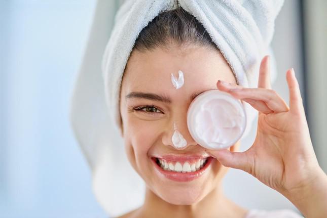 Những quy tắc làm đẹp trước khi ngủ để sáng mai thức dậy da mịn và căng bóng - 3
