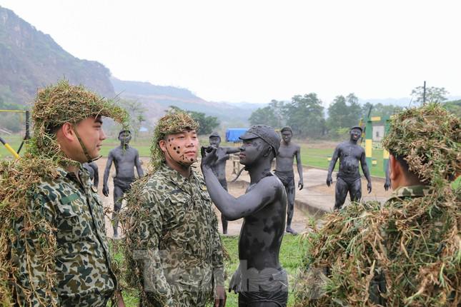 Xem lính Đặc công Quân khu 1 rèn ‘bản lĩnh thép’ - 7