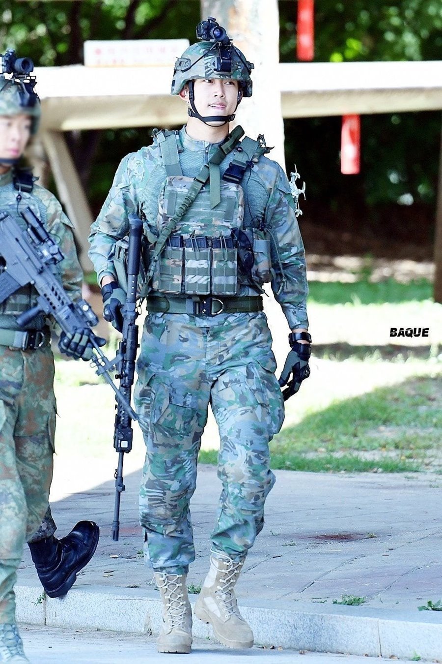 Bí quyết để vóc dáng như "đội trưởng Mỹ" của anh lính Taecyeon - 5