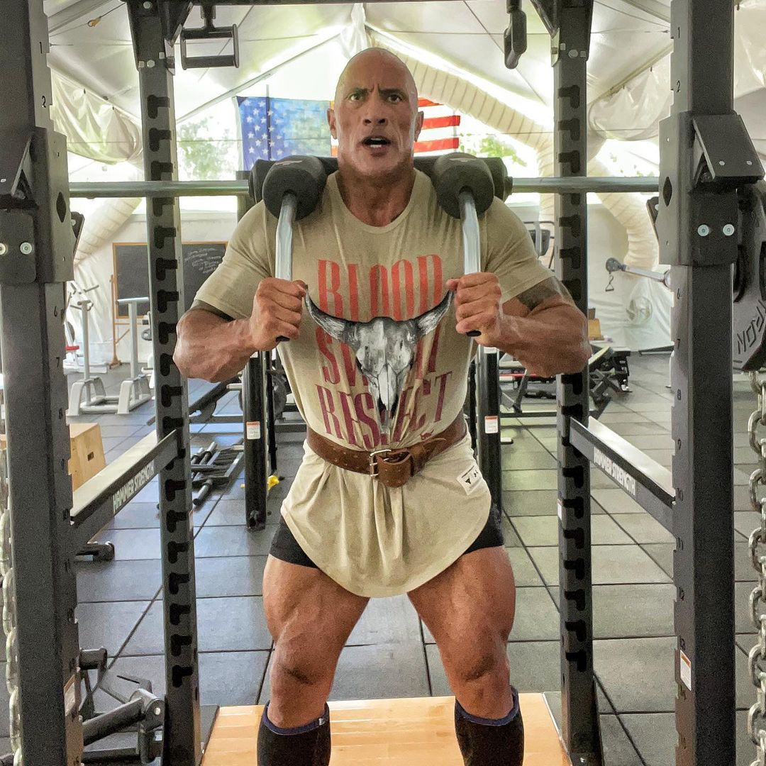 The Rock câu cá nhưng đáng chú ý là body thần thánh, đến Diệp Lâm Anh cũng phải mê - 4