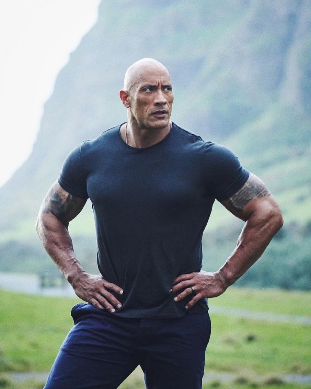The Rock câu cá nhưng đáng chú ý là body thần thánh, đến Diệp Lâm Anh cũng phải mê - 3