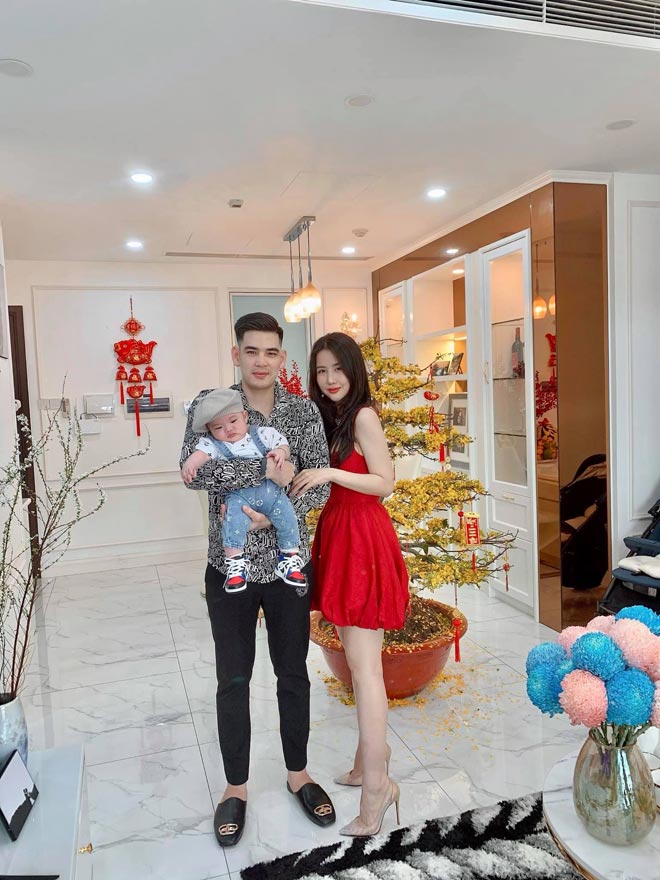 Cặp đôi quen nhau 10 ngày đã “chốt đơn”, hôn nhân toàn “khúc cua” bất ngờ - 3