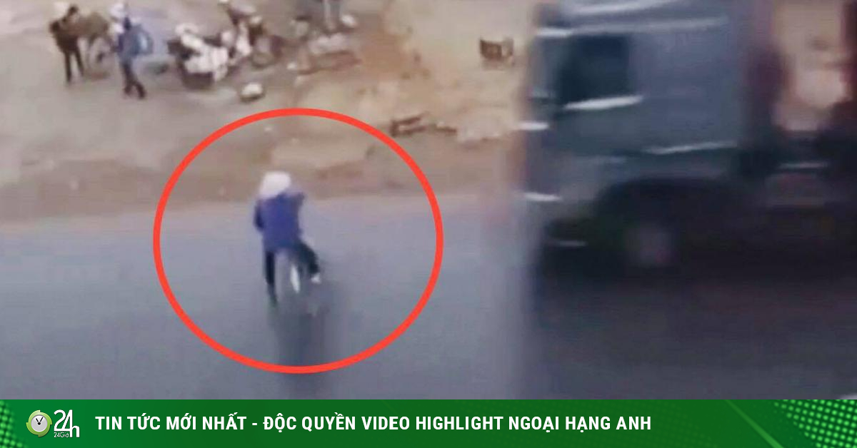 Clip: Bẻ lái "thần sầu", lái xe tải giúp nữ lái xe đạp thoát "tử thần" - Vimarsana News