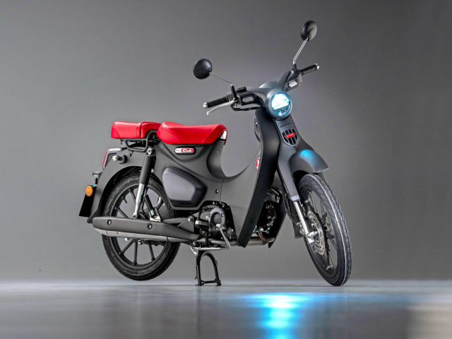 Phát mê huyền thoại mới 2022 Honda Super Cub C125 màu đen nhám