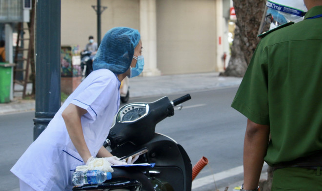 Phong toả nhiều điểm ở trung tâm Hà Nội khi phát hiện các ca dương tính SARS-CoV-2 - 7