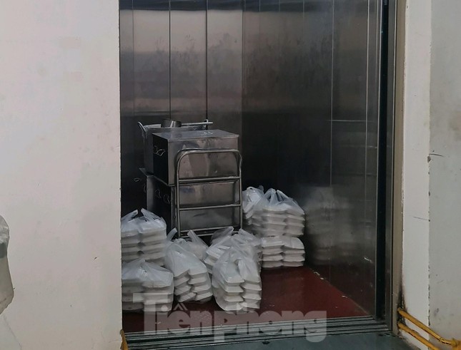 Tin mới vụ công nhân phá cổng công ty tháo chạy vì sợ lây dịch ở Bình Dương - 3