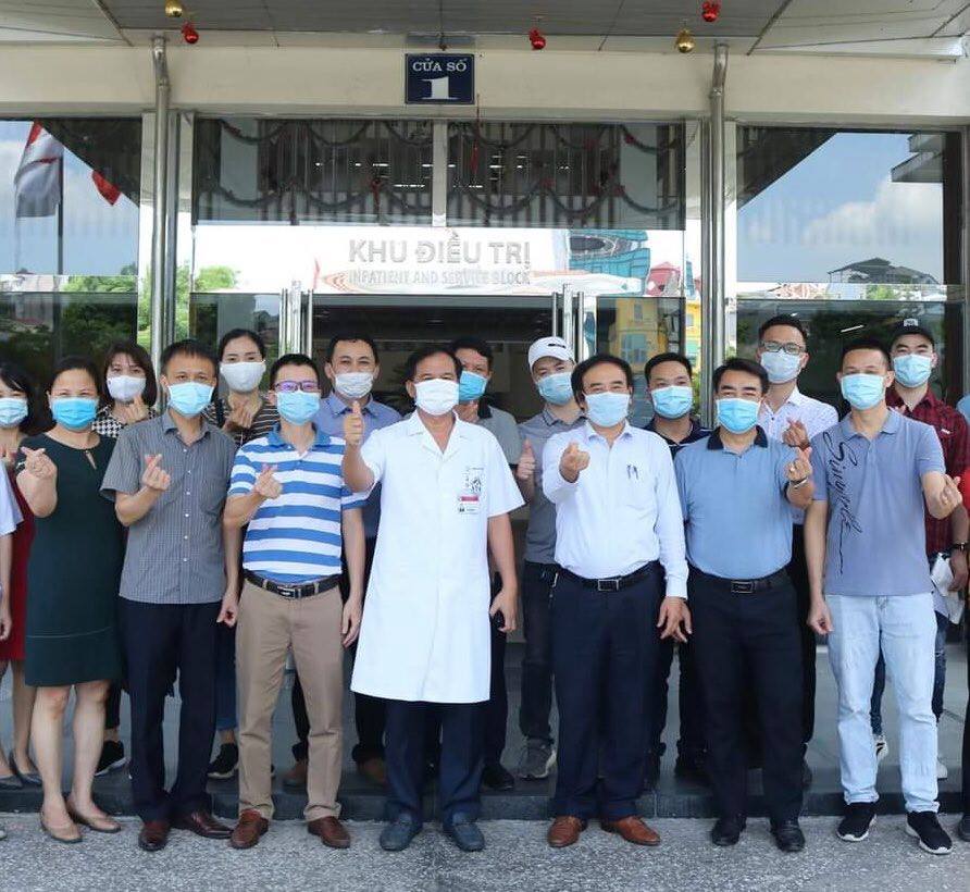 Y bác sĩ BV Bạch Mai và BV ĐH Y Hà Nội lên đường chi viện cho các tỉnh phía Nam - 1