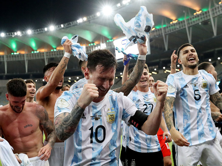 Ronaldo - Messi đua vĩ đại nhất: Người có EURO, kẻ có Copa America ai thắng thế? - 1