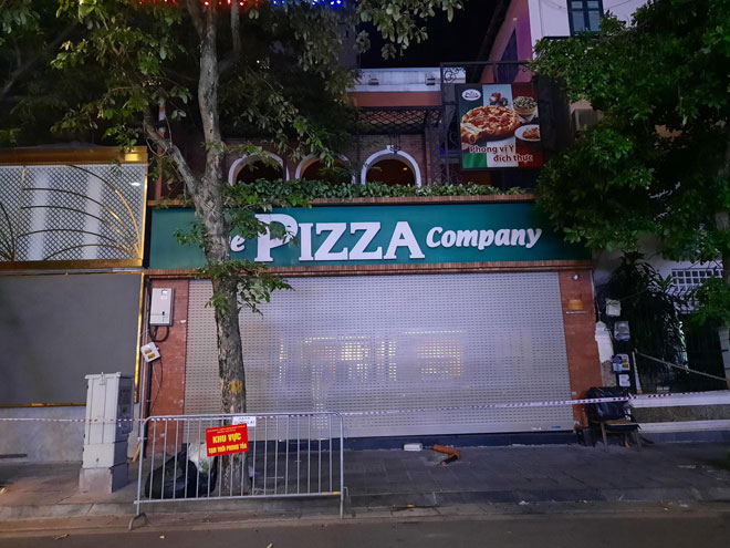 Hà Nội: Tạm phong toả quán pizza nơi đầu bếp kiêm shipper dương tính với SARS-CoV-2 - 1