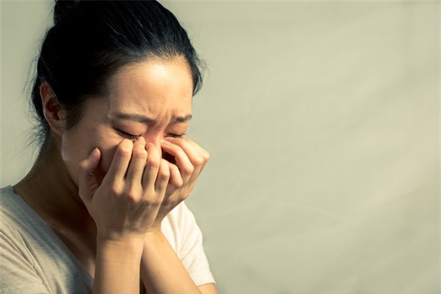 Được em chồng &#34;rỉ tai&#34;, người vợ phát hiện toàn bộ bí mật của chồng - 2