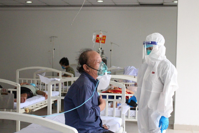 Giáp mặt hàng nghìn F0 trong "căn cứ địa" điều trị COVID-19 - 5