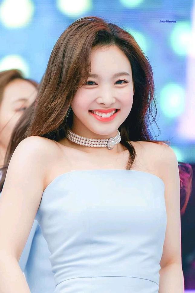Top nữ idol sở hữu gương mặt "khó tìm thấy bản sao": Jennie và Karina cùng nhau đứng đầu - 1