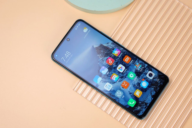 Vừa đánh bại Apple, Xiaomi đã muốn hạ bệ Samsung - 1