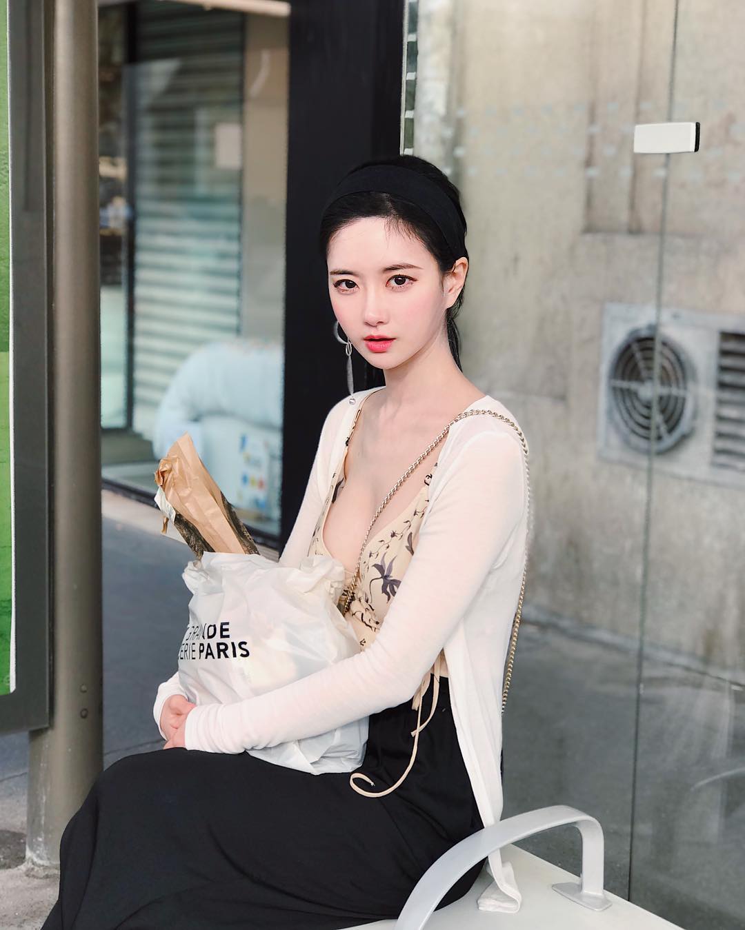 Nguyên tắc thời trang giúp thiếu nữ xứ Hàn khéo hút ánh nhìn nơi công cộng - 1