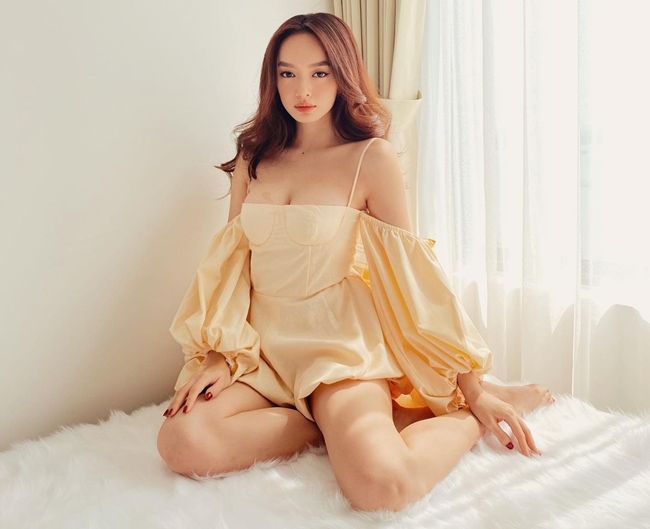 Kaity Nguyễn được biết đến là diễn viên điện ảnh nổi tiếng của showbiz Việt. Cô gây ấn tượng qua loạt dự án phim như 'Em chưa 18', 'Tiệc trăng máu', 'Hồn papa, da con gái', 'Gái già lắm chiêu 5'.
