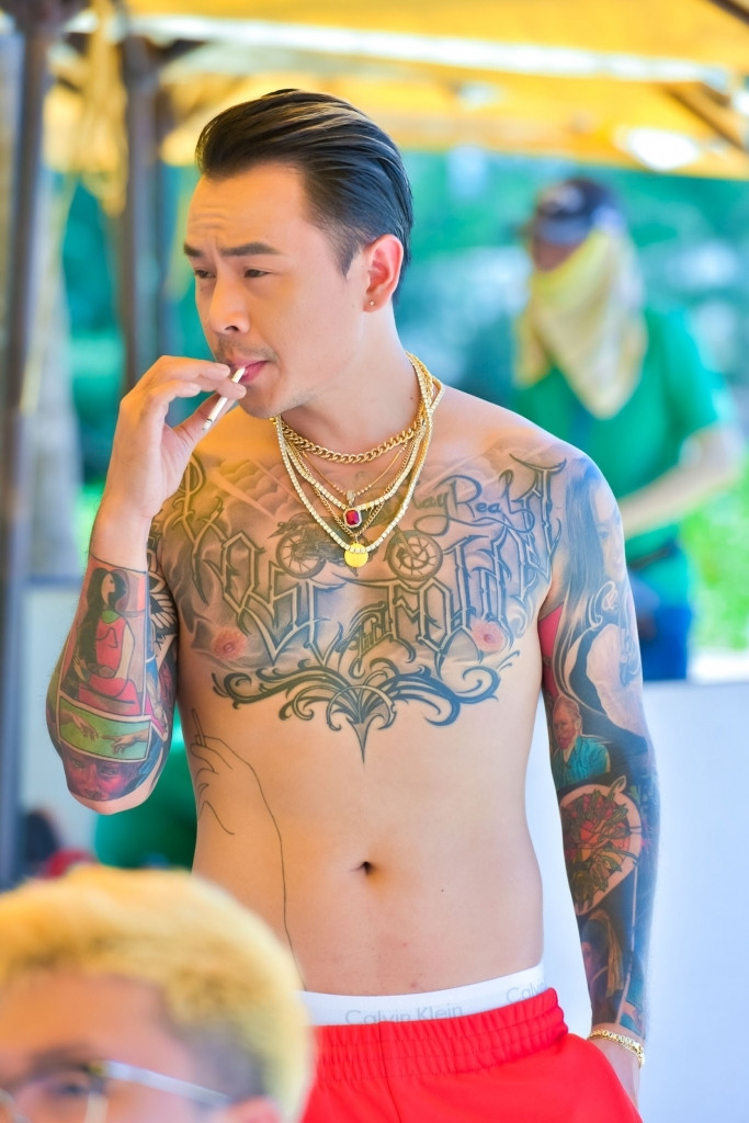 "Rapper giàu nhất Việt Nam" gây sốc vì gương mặt béo ú na ú nần khó nhận ra - 4