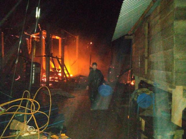 Cháy nhà trong đêm ở Quảng Trị, 2 cha con thương vong - 1