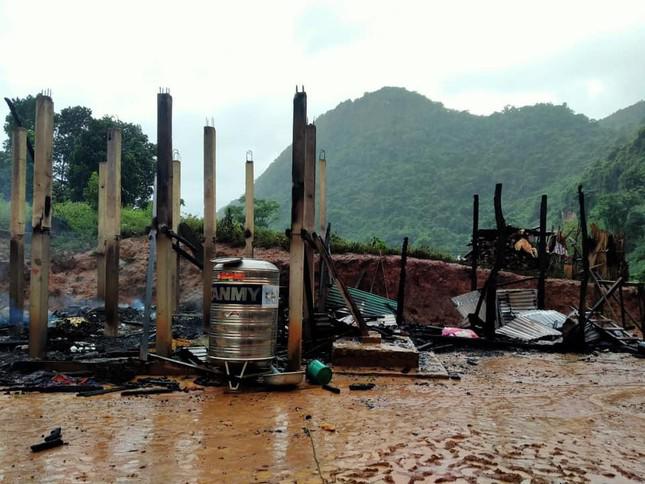 Cháy nhà trong đêm ở Quảng Trị, 2 cha con thương vong - 2