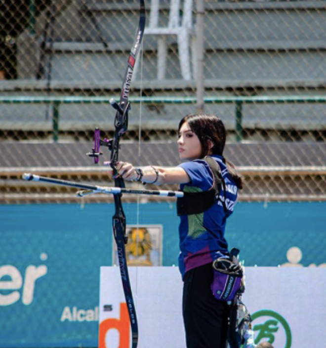 2 female archers cause Olympic fever: Beautiful as an angel, breaking a 25-year record - 1