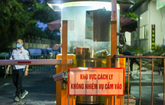 CLIP: Phong toả 2 toà chung cư với hơn 4.000 cư dân liên quan 3 ca dương tính SARS-CoV-2 - 6