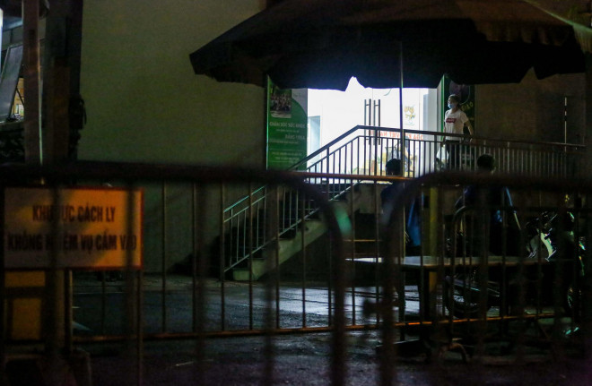 CLIP: Phong toả 2 toà chung cư với hơn 4.000 cư dân liên quan 3 ca dương tính SARS-CoV-2 - 9